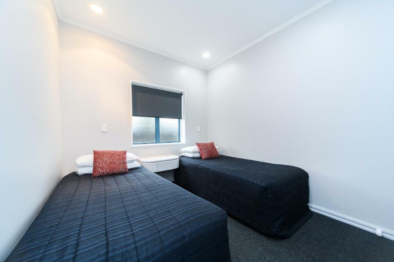 Two-Bedroom Suite with Spa Bath,925601650:JPEG